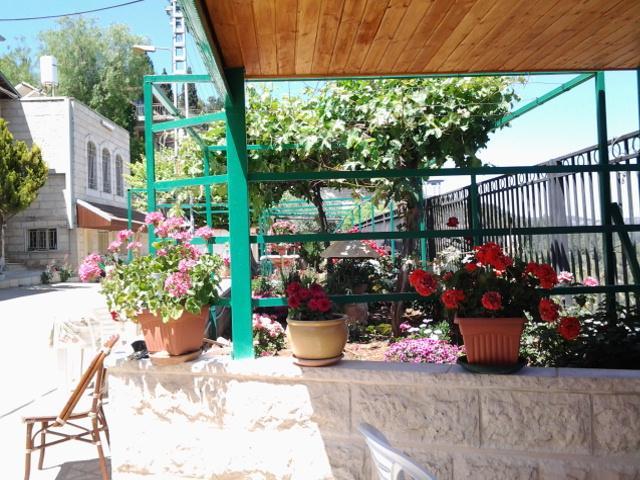 Rosary Sister Guest House Ein Karem Jerusalem Exterior foto