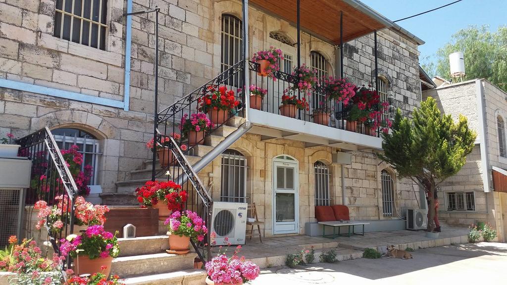 Rosary Sister Guest House Ein Karem Jerusalem Exterior foto